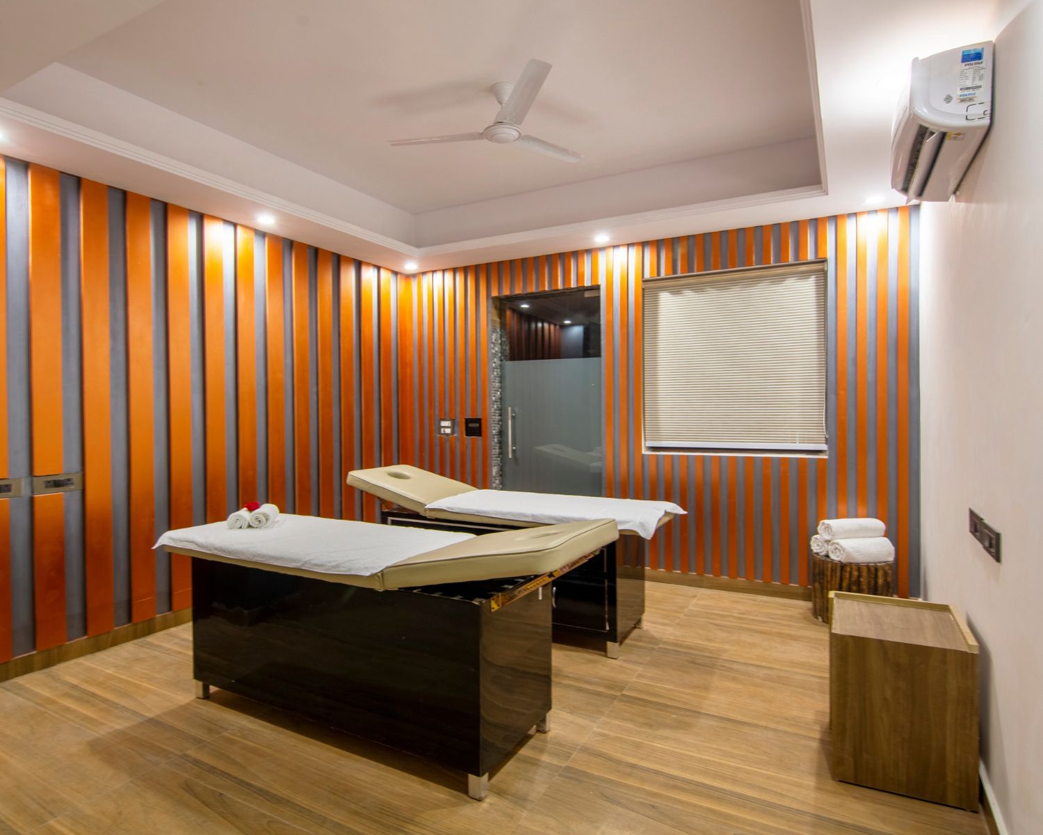 Spa & Jacuzzi In Noida